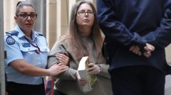 澳洲妇设毒菇宴酿